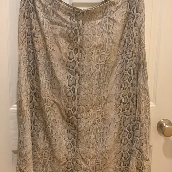 Adorable skirt brand new size Large - Picture 2 of 5